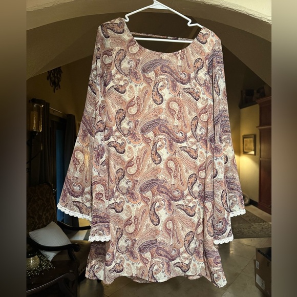 Xhilaration Dresses & Skirts - Xhilaration Beige and Brown Paisley Dress